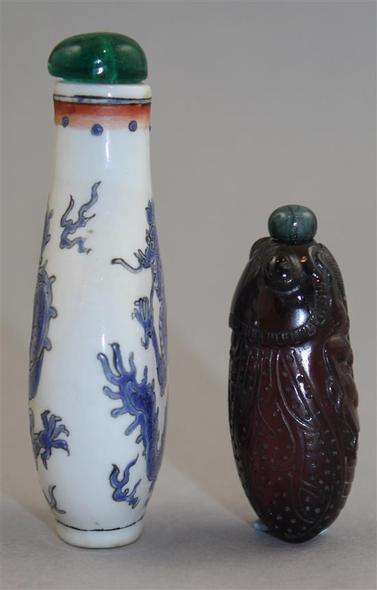 Two Chinese snuff bottles